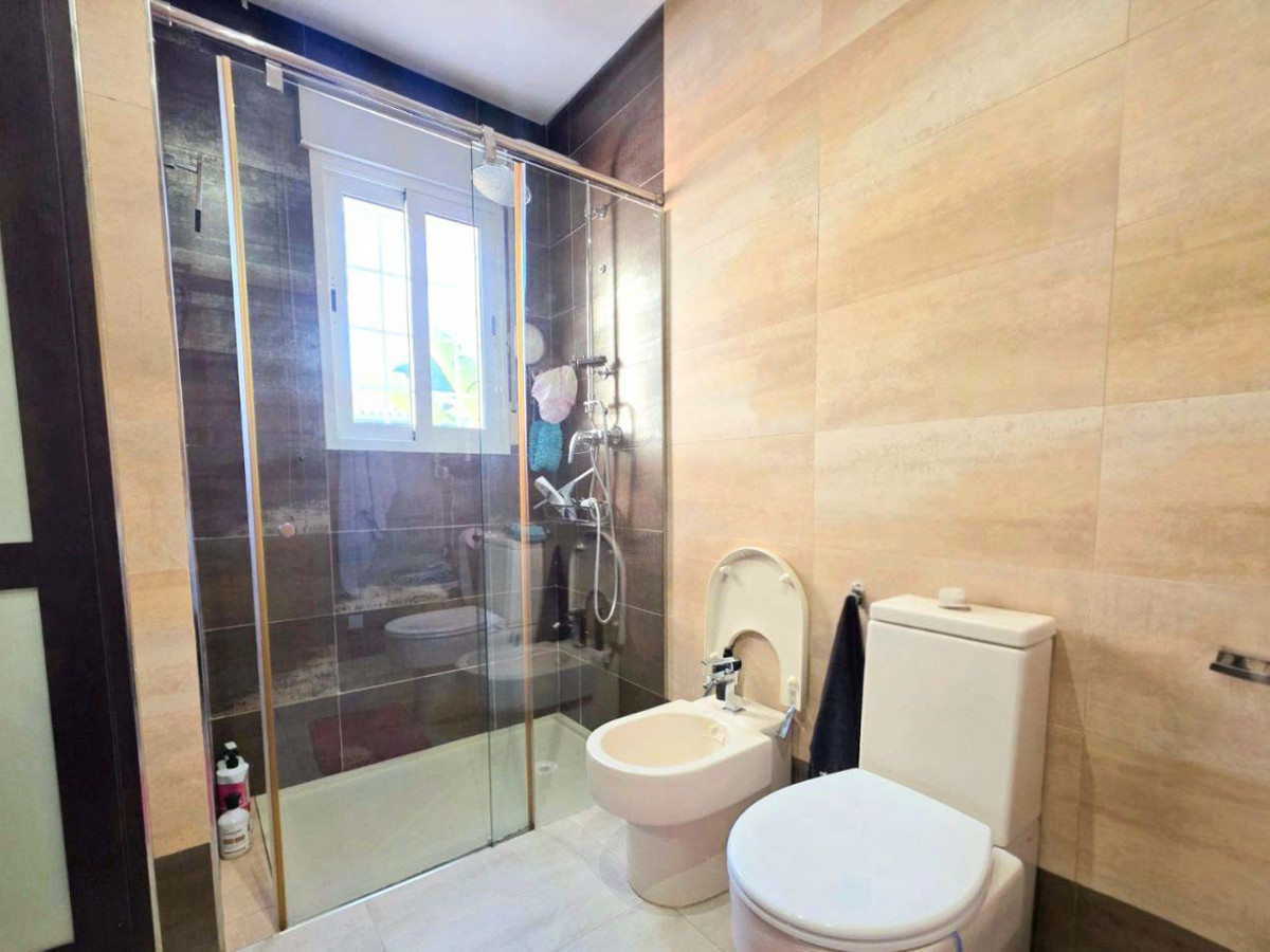 Se vende Villa - Chalet de 5 dormitorios en Costa Blanca, Alicante, España