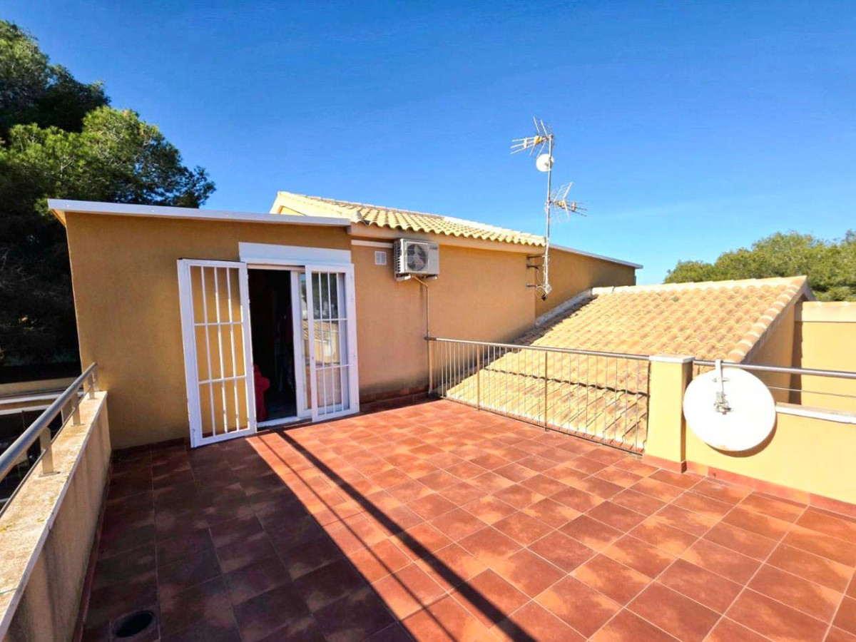 Se vende Villa - Chalet de 5 dormitorios en Costa Blanca, Alicante, España