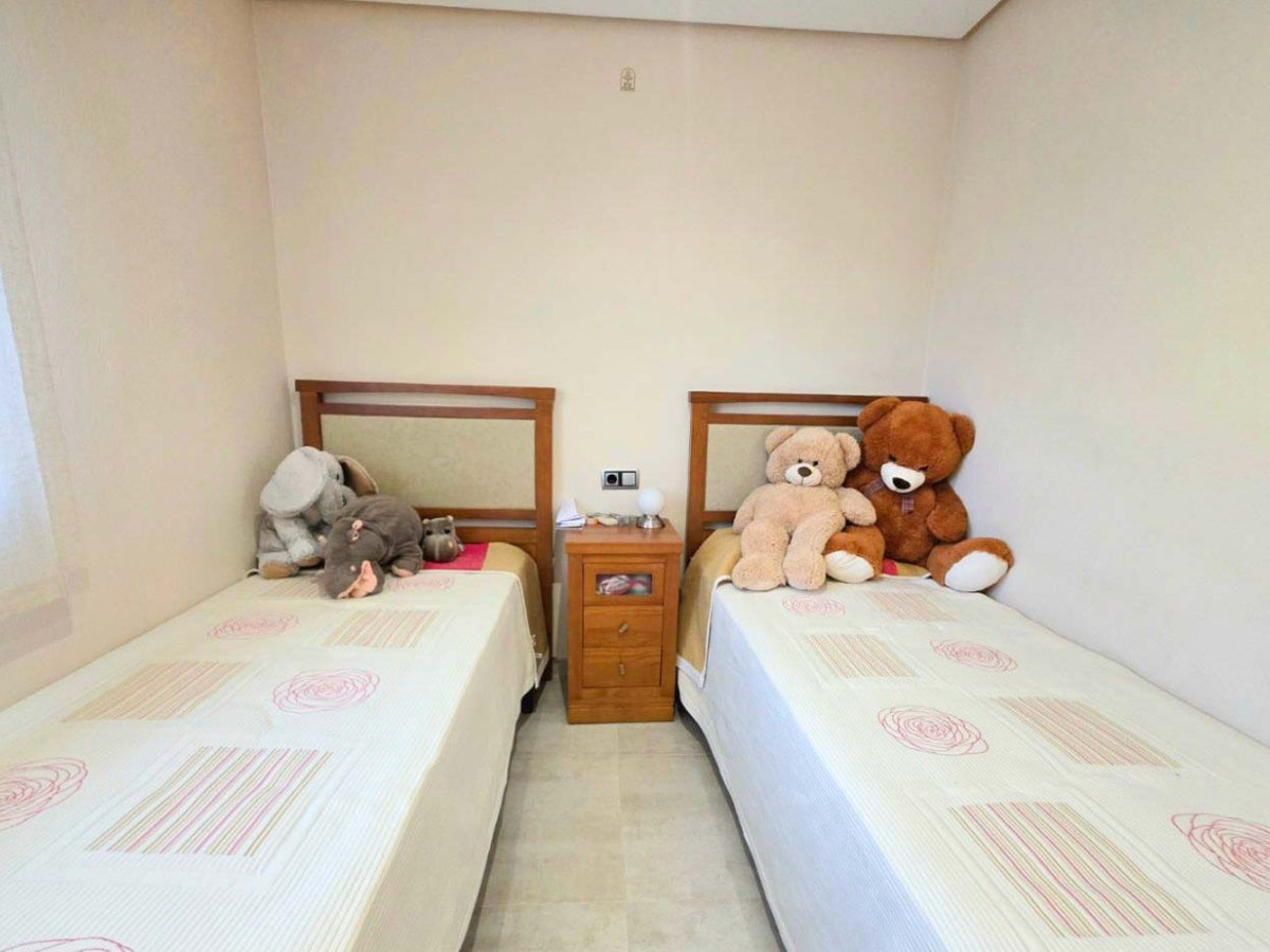 Se vende Villa - Chalet de 5 dormitorios en Costa Blanca, Alicante, España