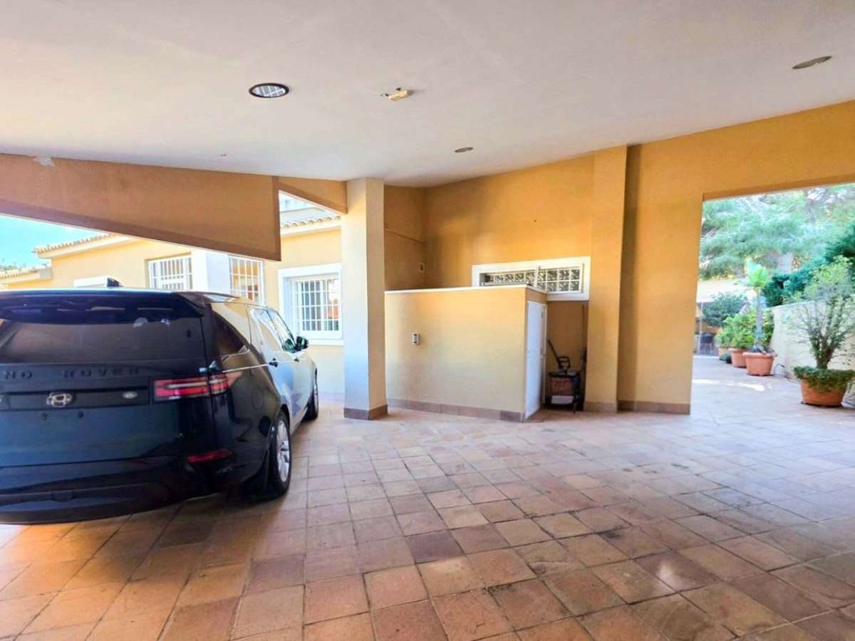 Se vende Villa - Chalet de 5 dormitorios en Costa Blanca, Alicante, España