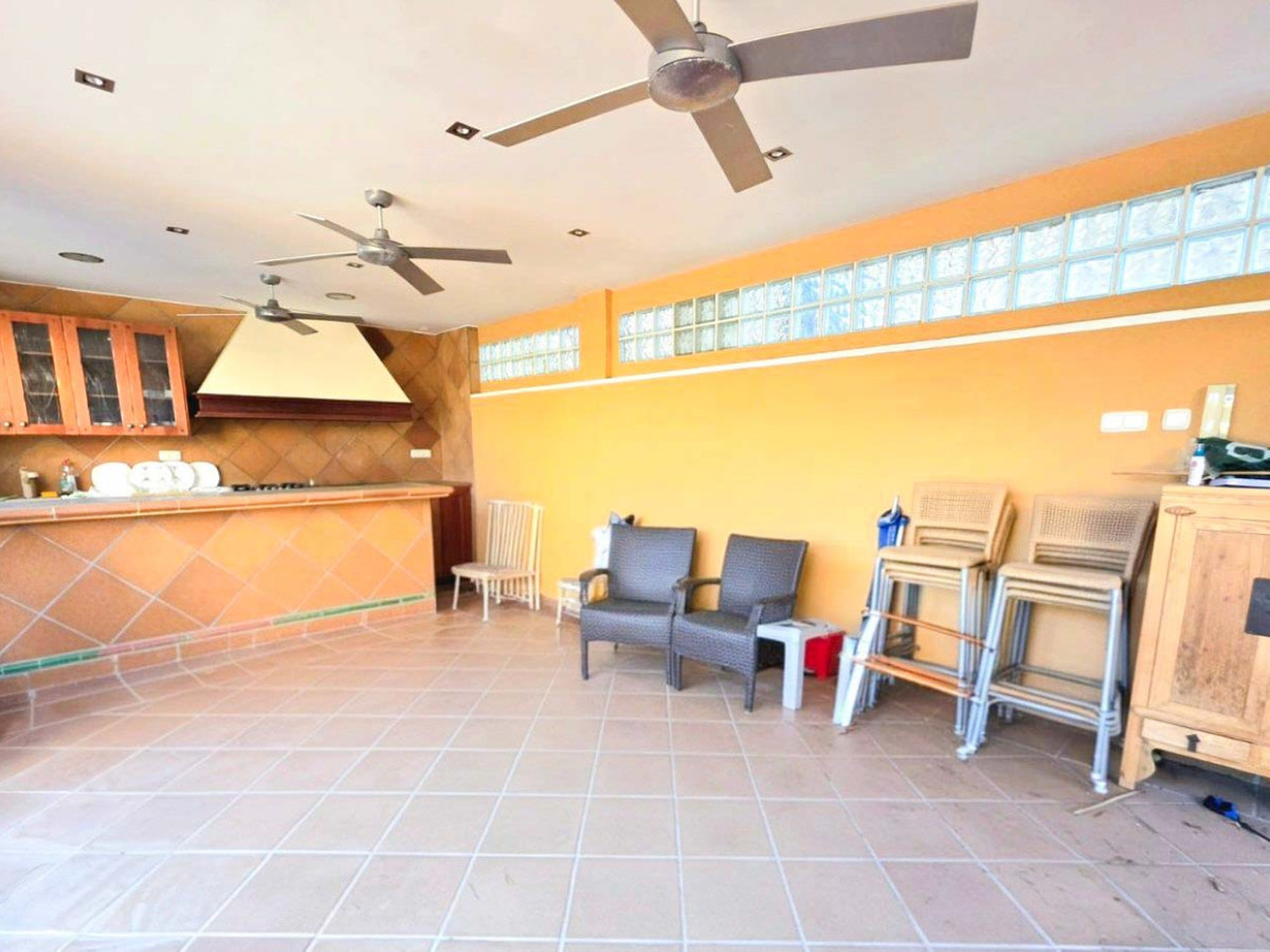 Se vende Villa - Chalet de 5 dormitorios en Costa Blanca, Alicante, España