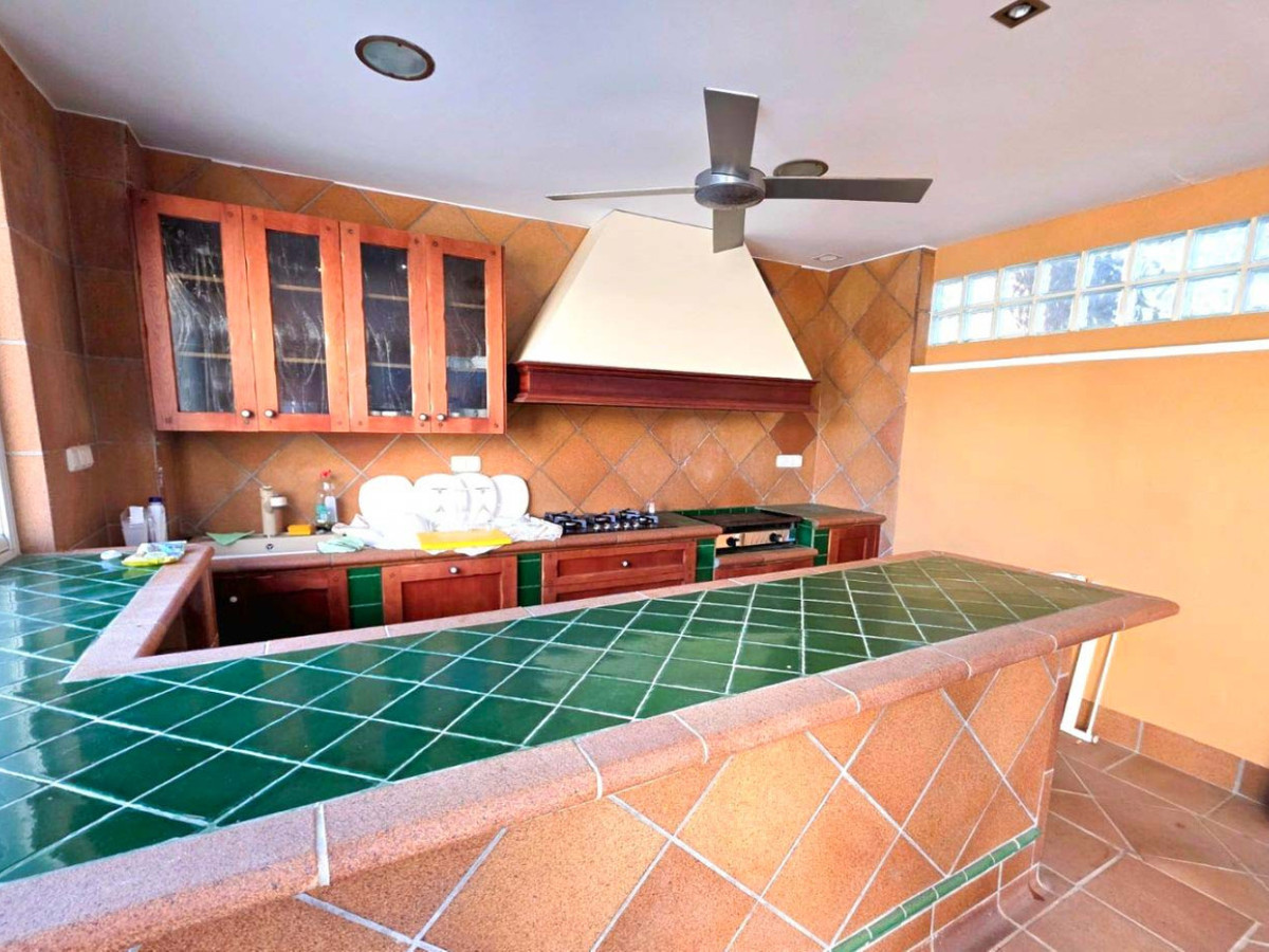 Se vende Villa - Chalet de 5 dormitorios en Costa Blanca, Alicante, España