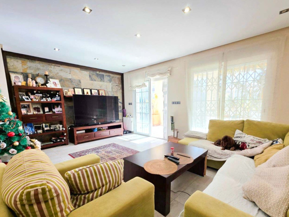 Se vende Villa - Chalet de 5 dormitorios en Costa Blanca, Alicante, España