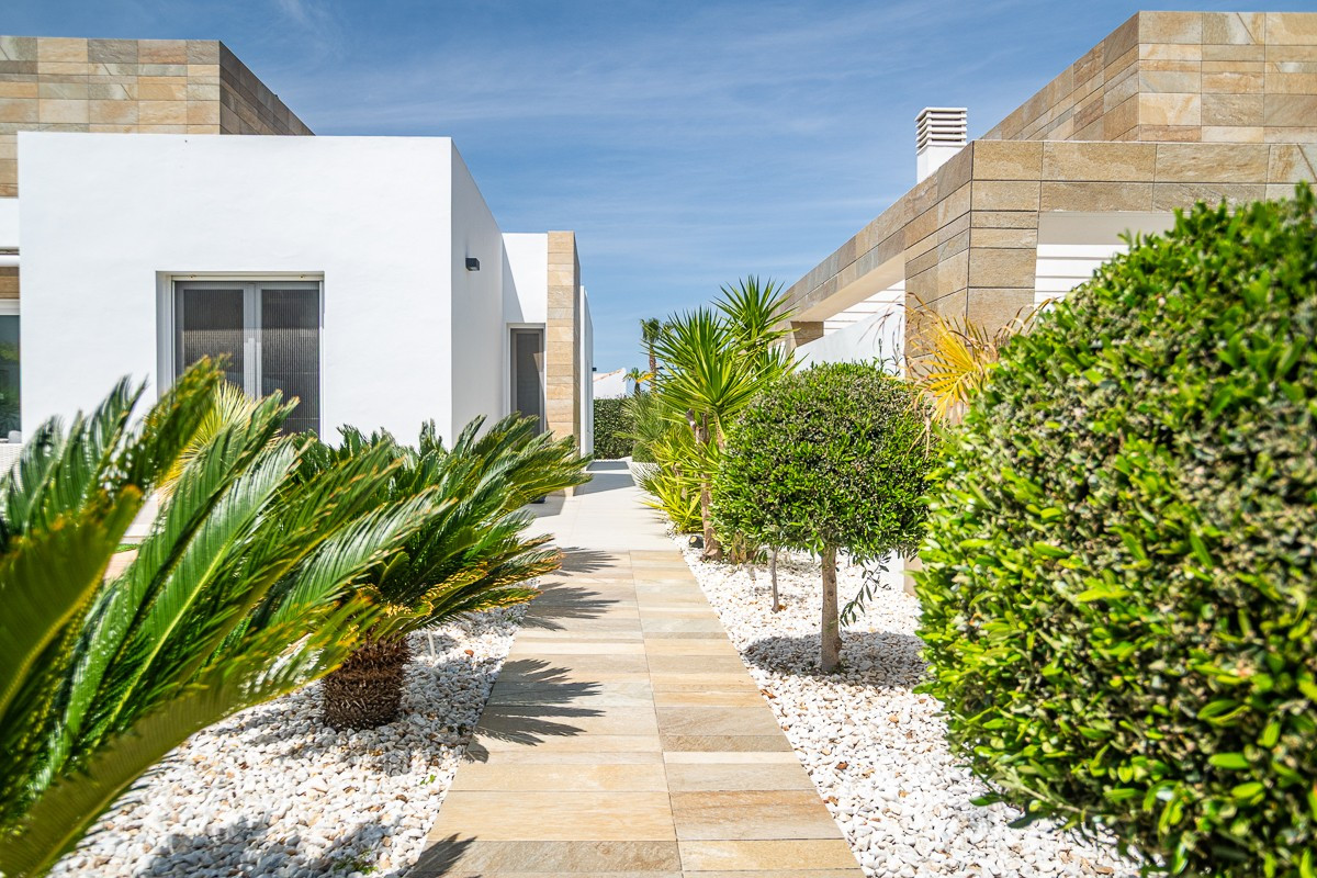 Se vende Villa - Chalet de 3 dormitorios en Costa Blanca, Alicante, España