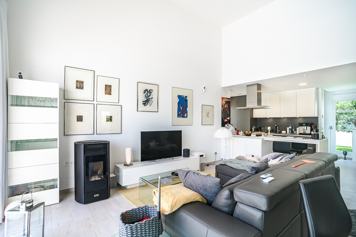 Se vende Villa - Chalet de 3 dormitorios en Costa Blanca, Alicante, España