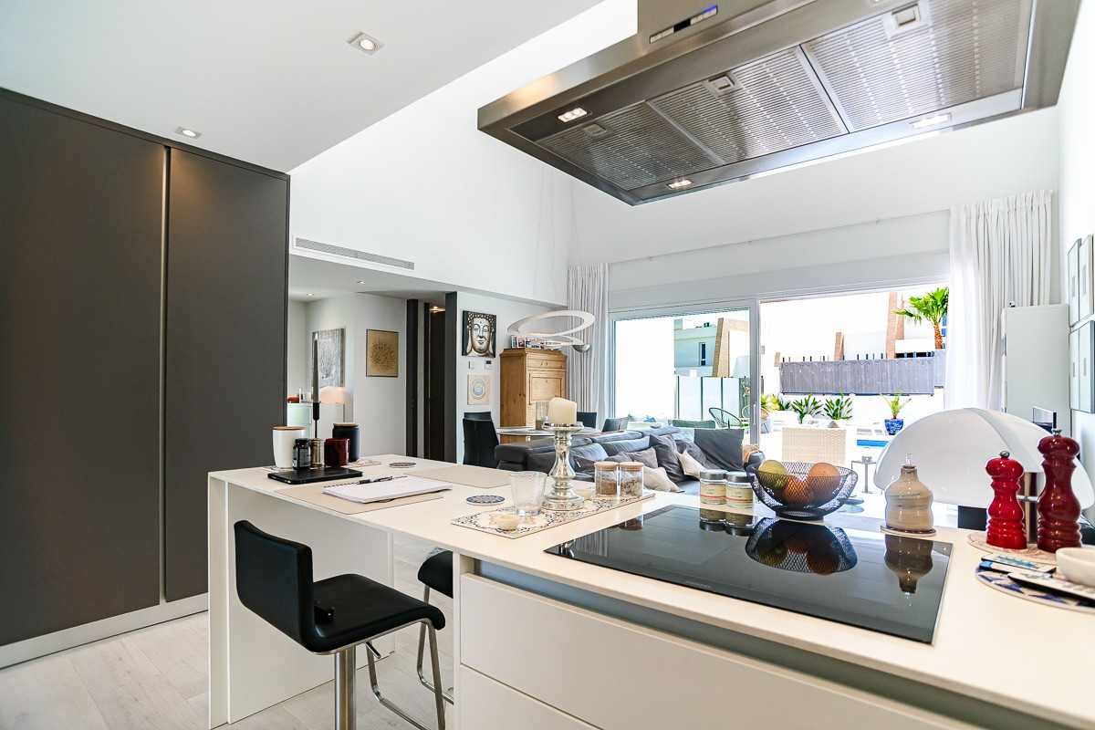 Se vende Villa - Chalet de 3 dormitorios en Costa Blanca, Alicante, España