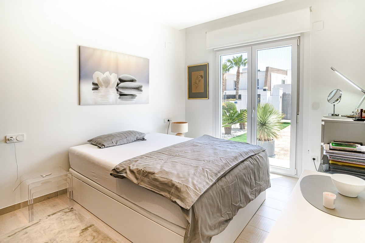 Se vende Villa - Chalet de 3 dormitorios en Costa Blanca, Alicante, España
