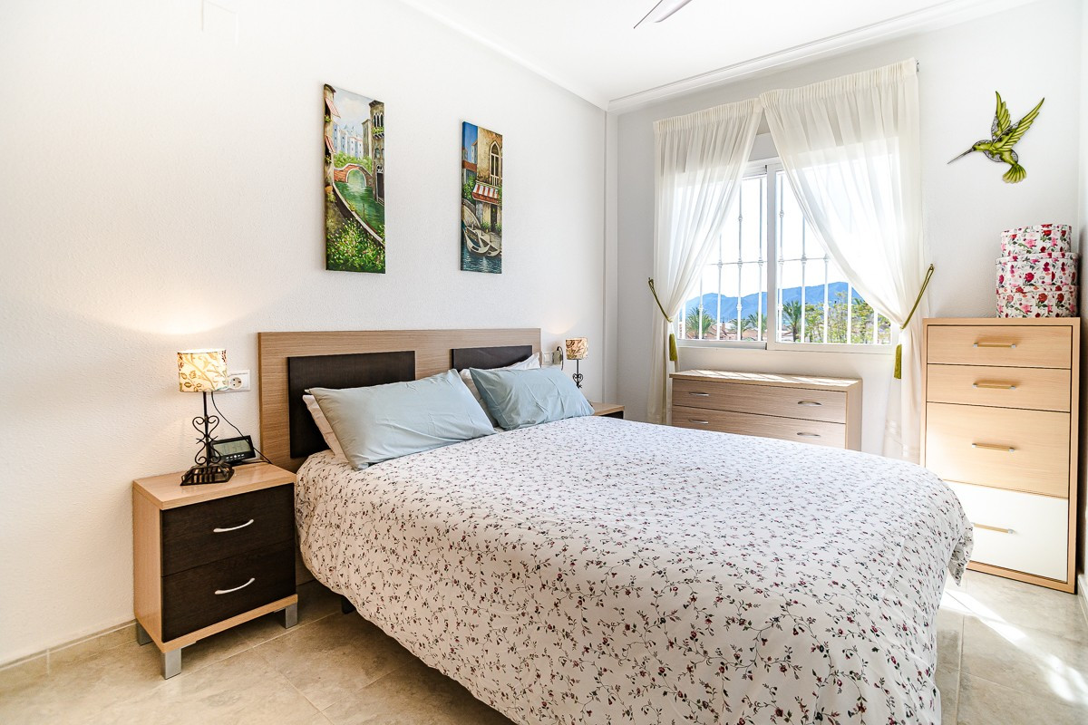 Se vende Apartamento Planta Media de 2 dormitorios en Costa Blanca, Alicante, España