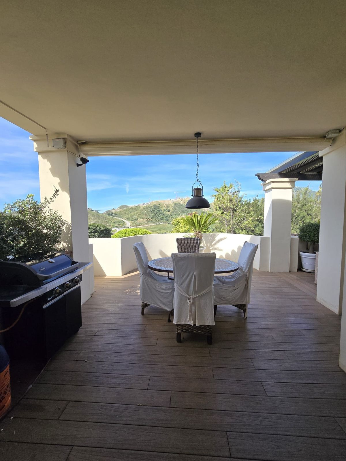 2 Bed Apartment for sale in Benahavís Costa Del Sol, Málaga, Spain