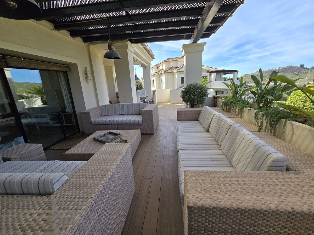 2 Bed Apartment for sale in Benahavís Costa Del Sol, Málaga, Spain