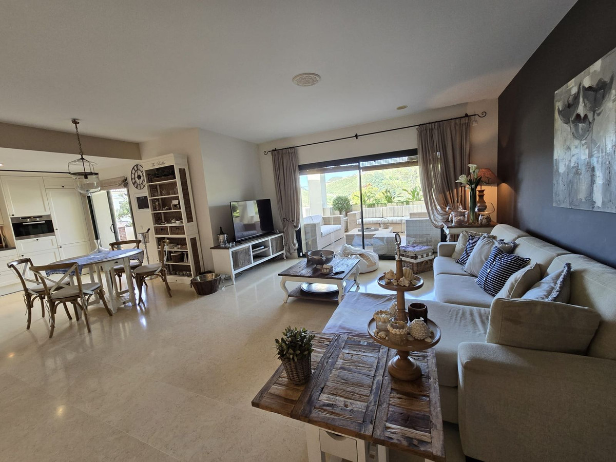 2 Bed Apartment for sale in Benahavís Costa Del Sol, Málaga, Spain
