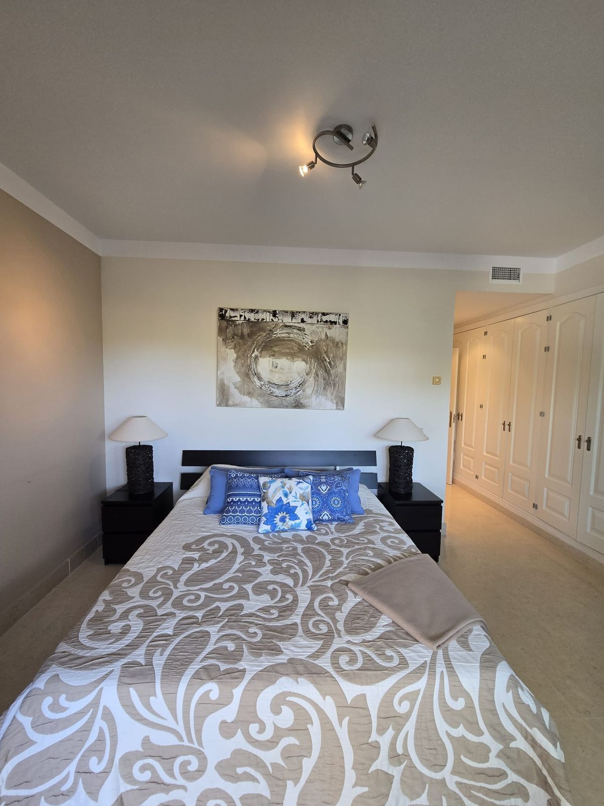 2 Bed Apartment for sale in Benahavís Costa Del Sol, Málaga, Spain