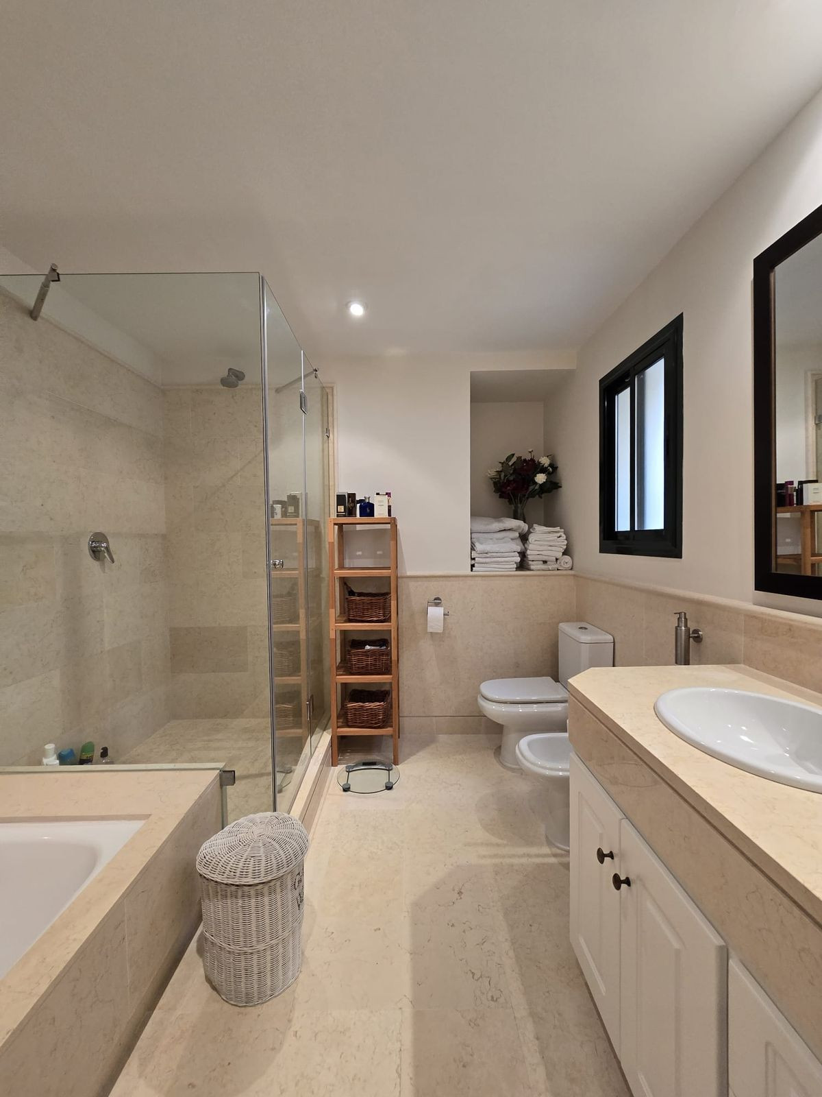 2 Bed Apartment for sale in Benahavís Costa Del Sol, Málaga, Spain