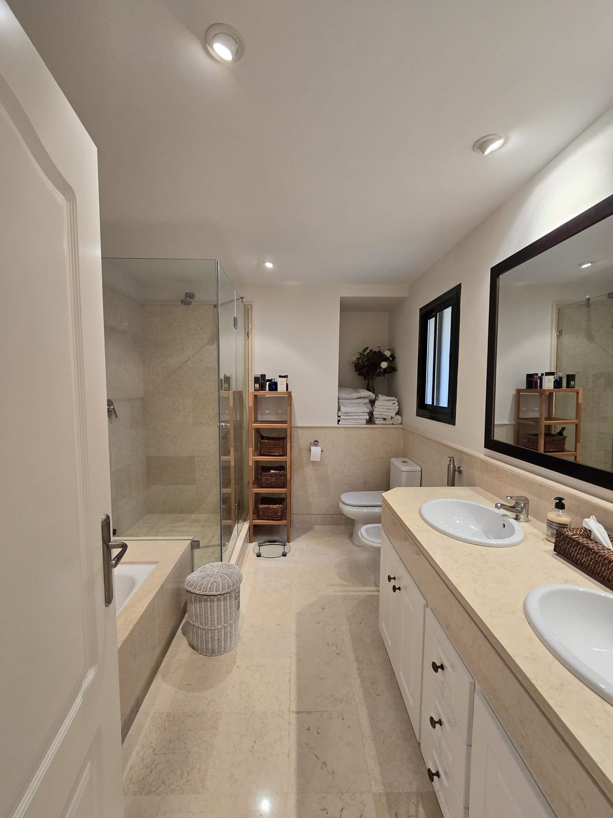 2 Bed Apartment for sale in Benahavís Costa Del Sol, Málaga, Spain