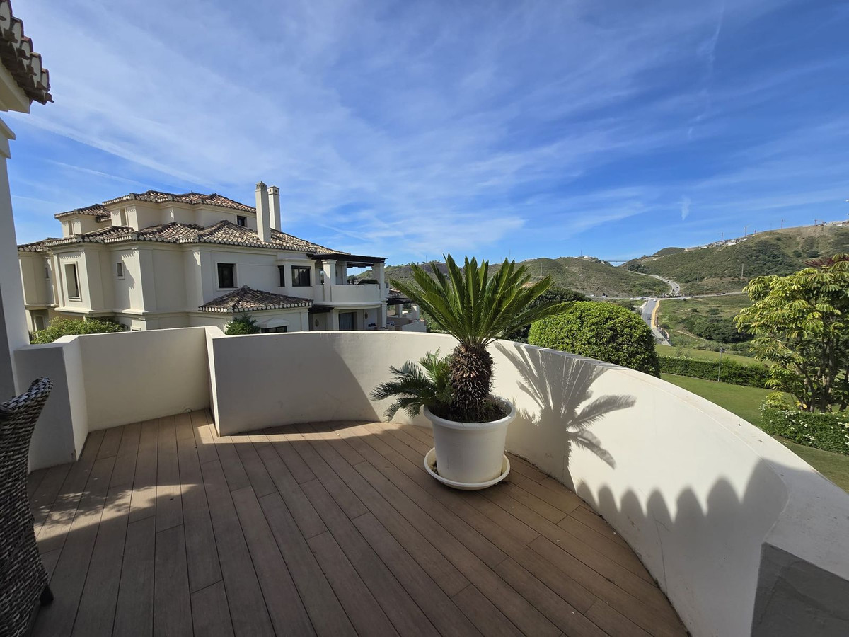 2 Bed Apartment for sale in Benahavís Costa Del Sol, Málaga, Spain