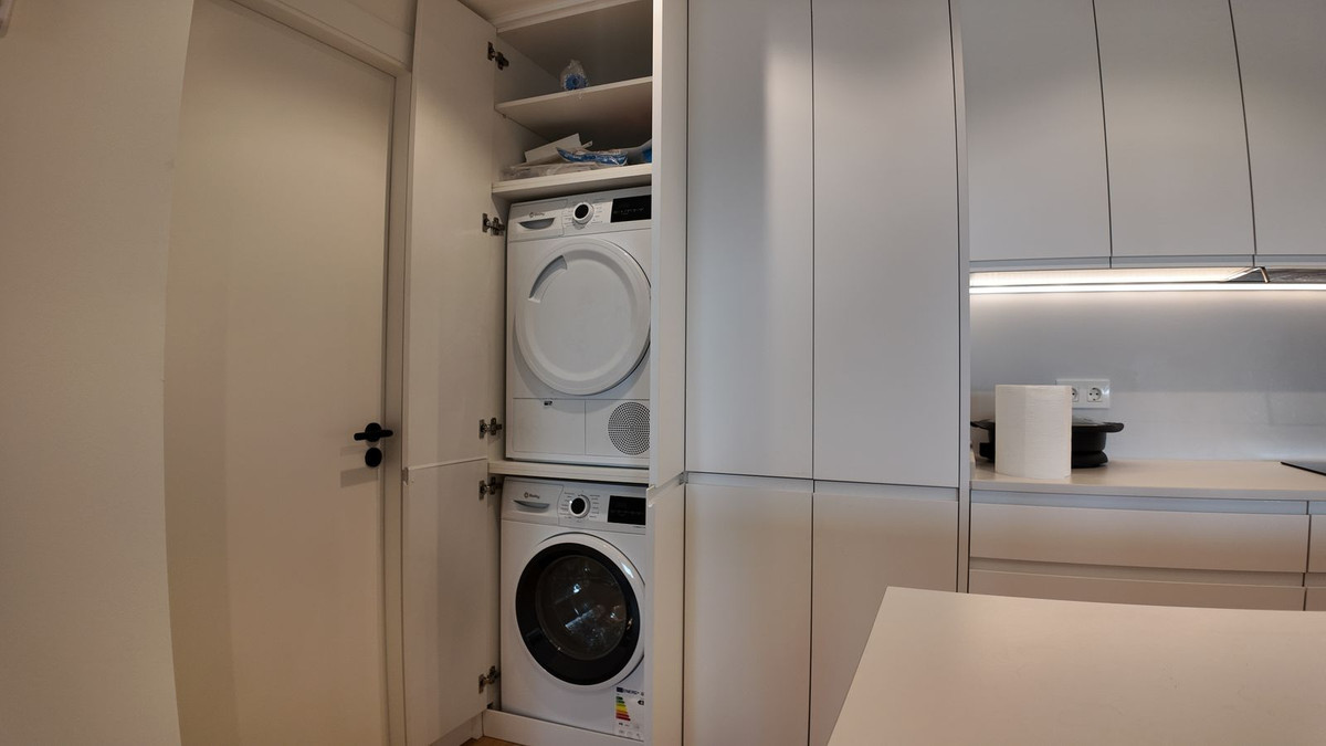 3 Bed Apartment for sale in San Pedro De Alcántara Costa Del Sol, Málaga, Spain