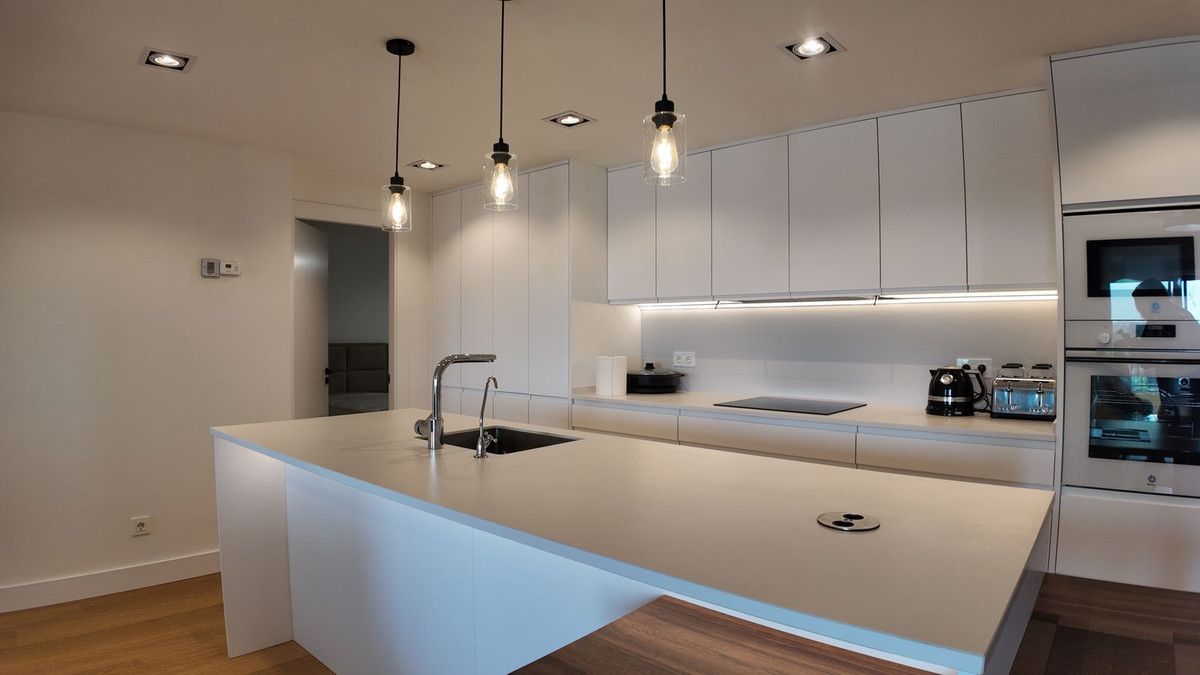 3 Bed Apartment for sale in San Pedro De Alcántara Costa Del Sol, Málaga, Spain