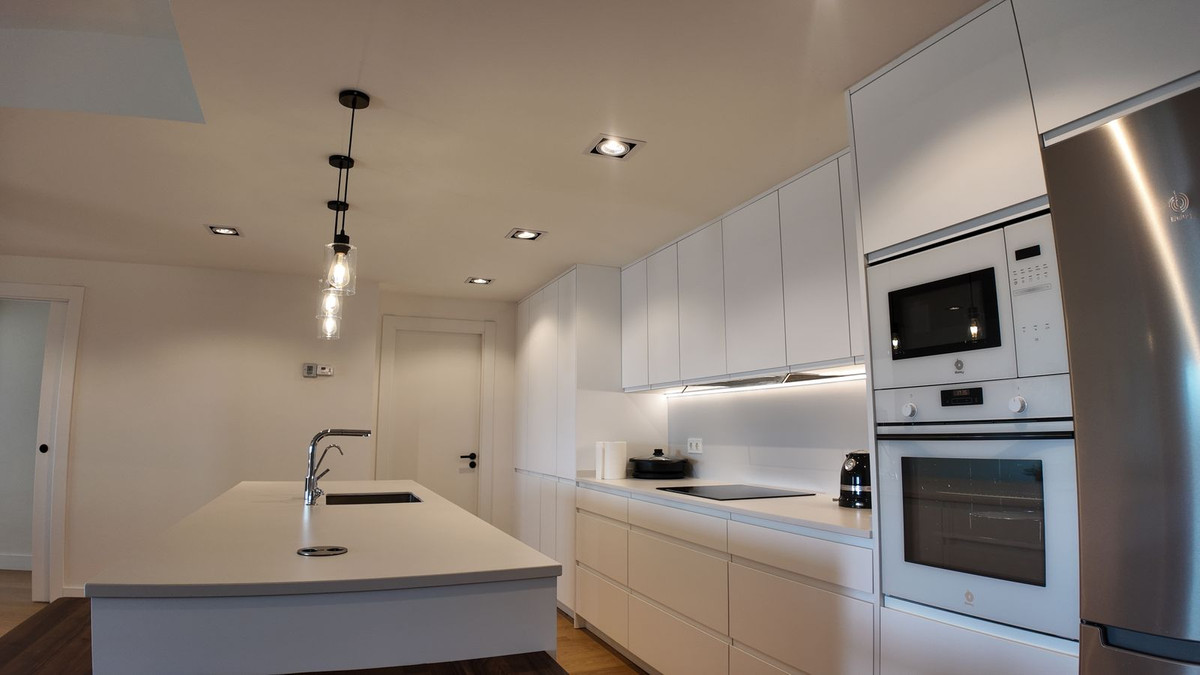 3 Bed Apartment for sale in San Pedro De Alcántara Costa Del Sol, Málaga, Spain