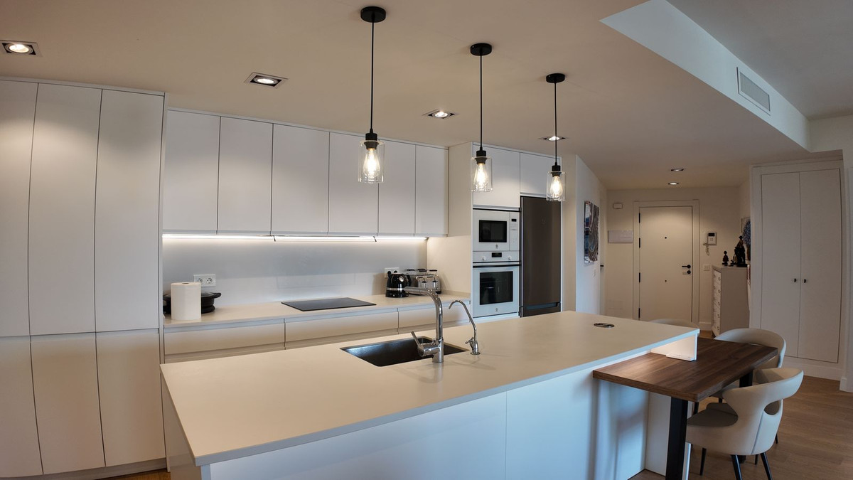 3 Bed Apartment for sale in San Pedro De Alcántara Costa Del Sol, Málaga, Spain