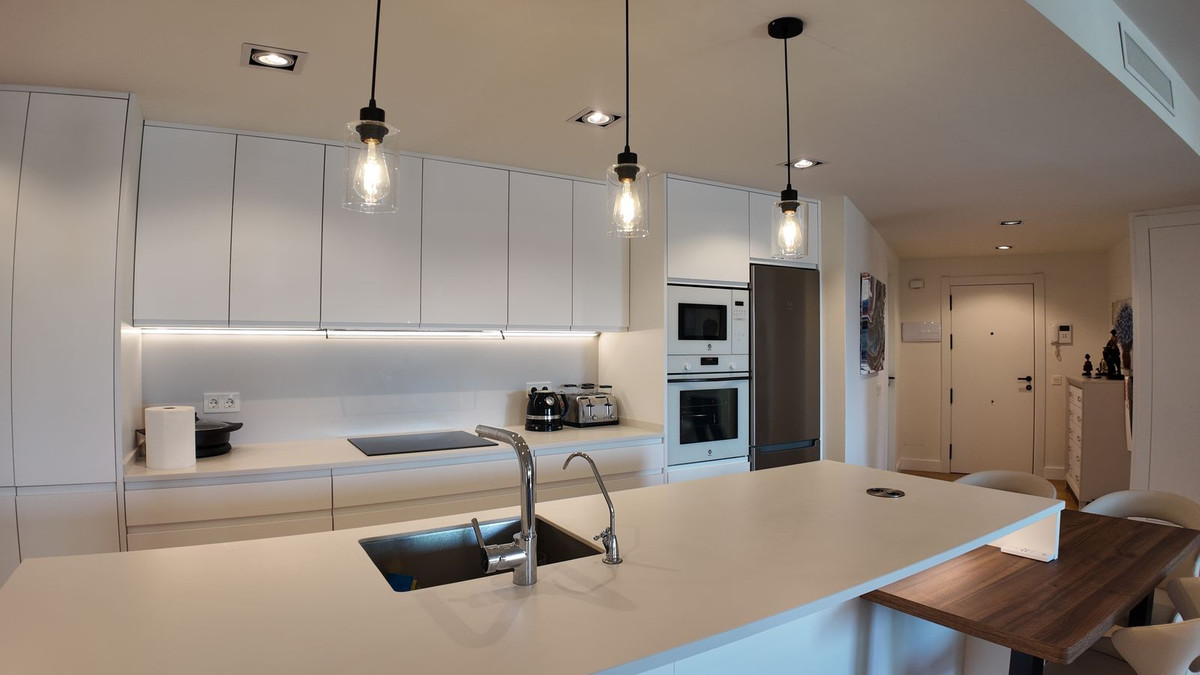 3 Bed Apartment for sale in San Pedro De Alcántara Costa Del Sol, Málaga, Spain