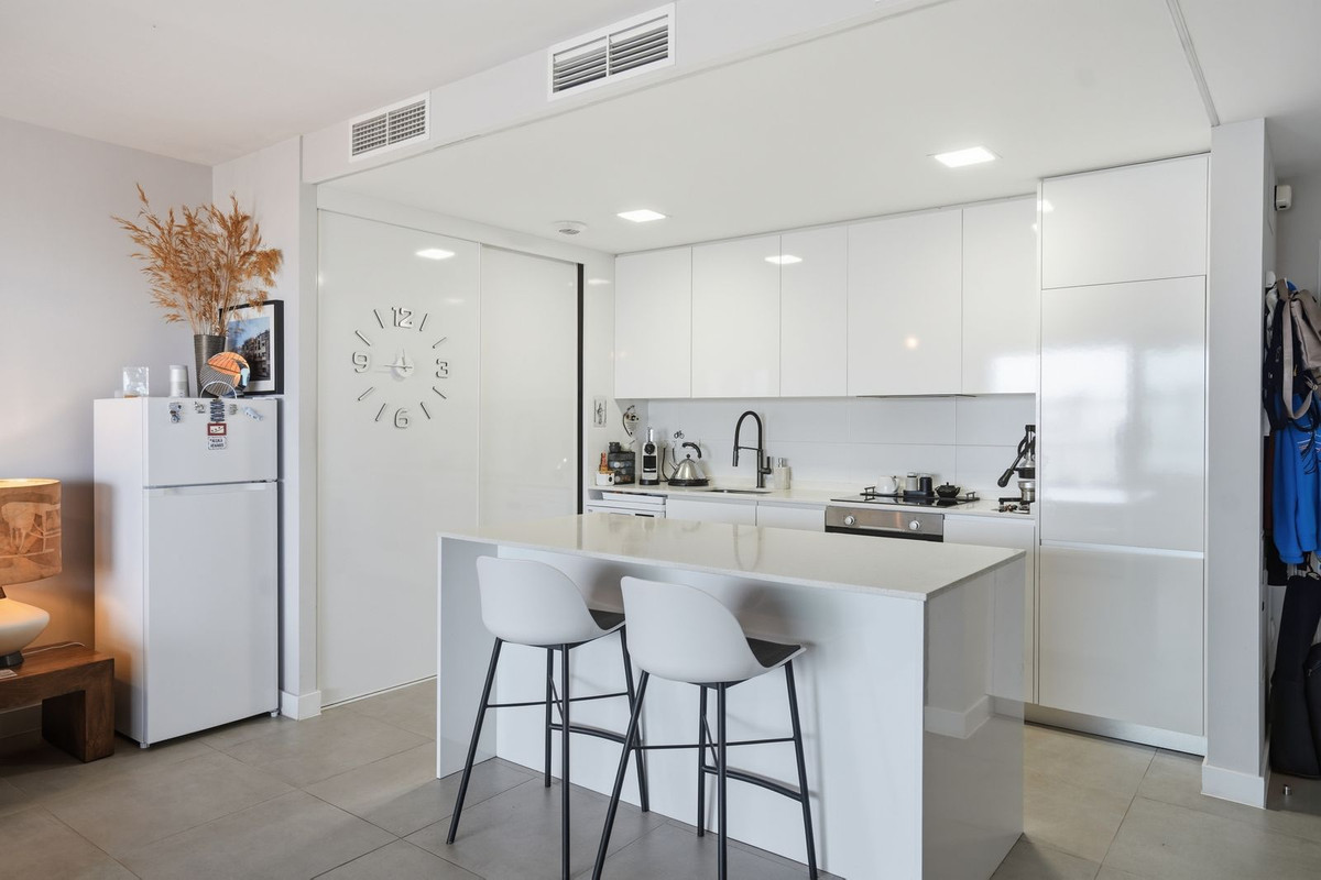 Se vende Apartamento Planta Media de 2 dormitorios en Costa Del Sol, Málaga, España