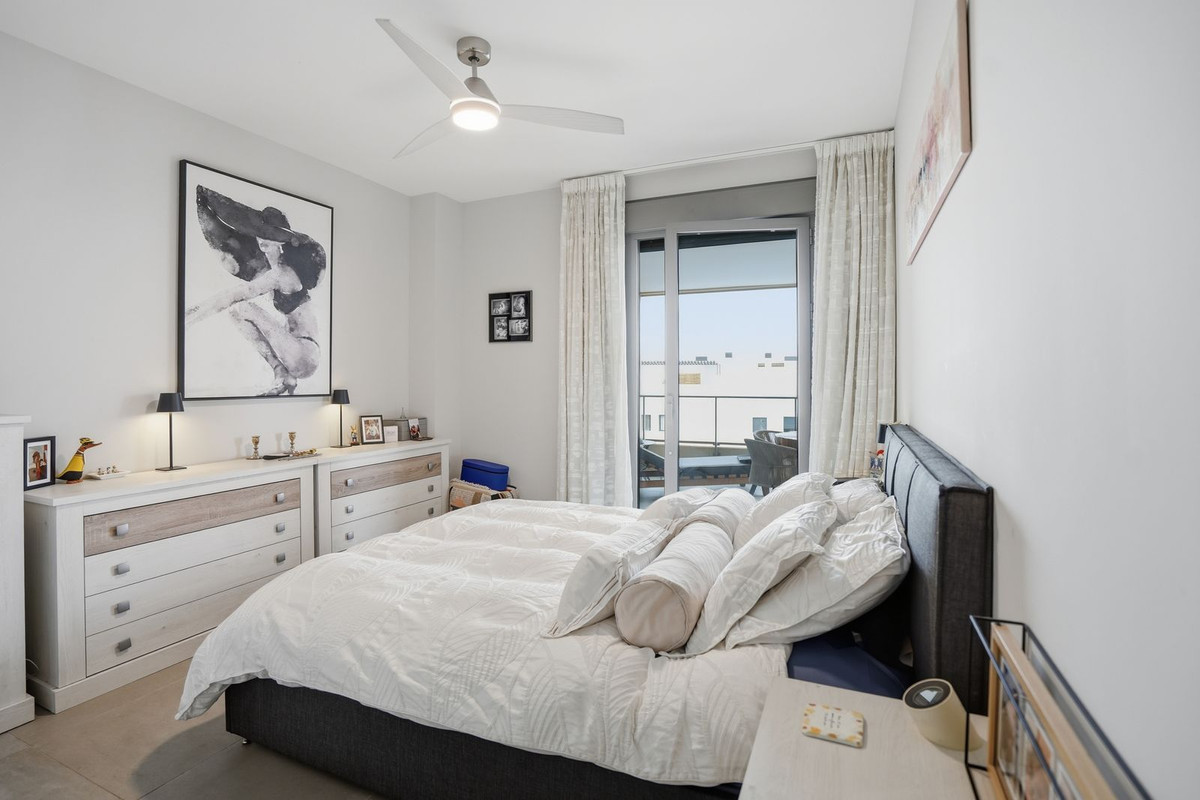 Se vende Apartamento Planta Media de 2 dormitorios en Costa Del Sol, Málaga, España