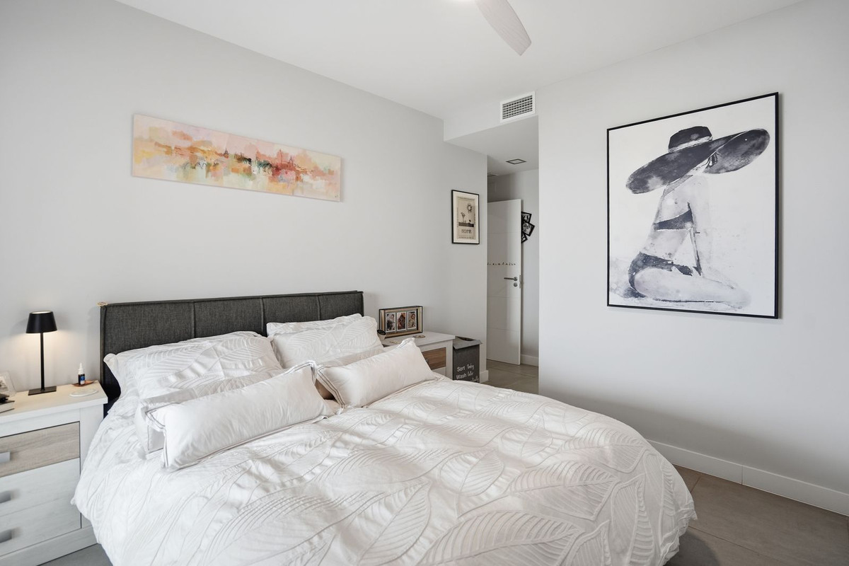 Se vende Apartamento Planta Media de 2 dormitorios en Costa Del Sol, Málaga, España