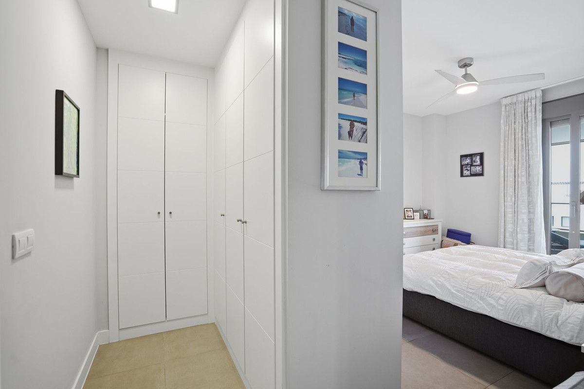 Se vende Apartamento Planta Media de 2 dormitorios en Costa Del Sol, Málaga, España