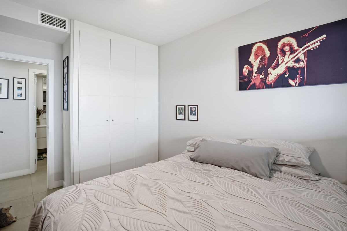 Se vende Apartamento Planta Media de 2 dormitorios en Costa Del Sol, Málaga, España