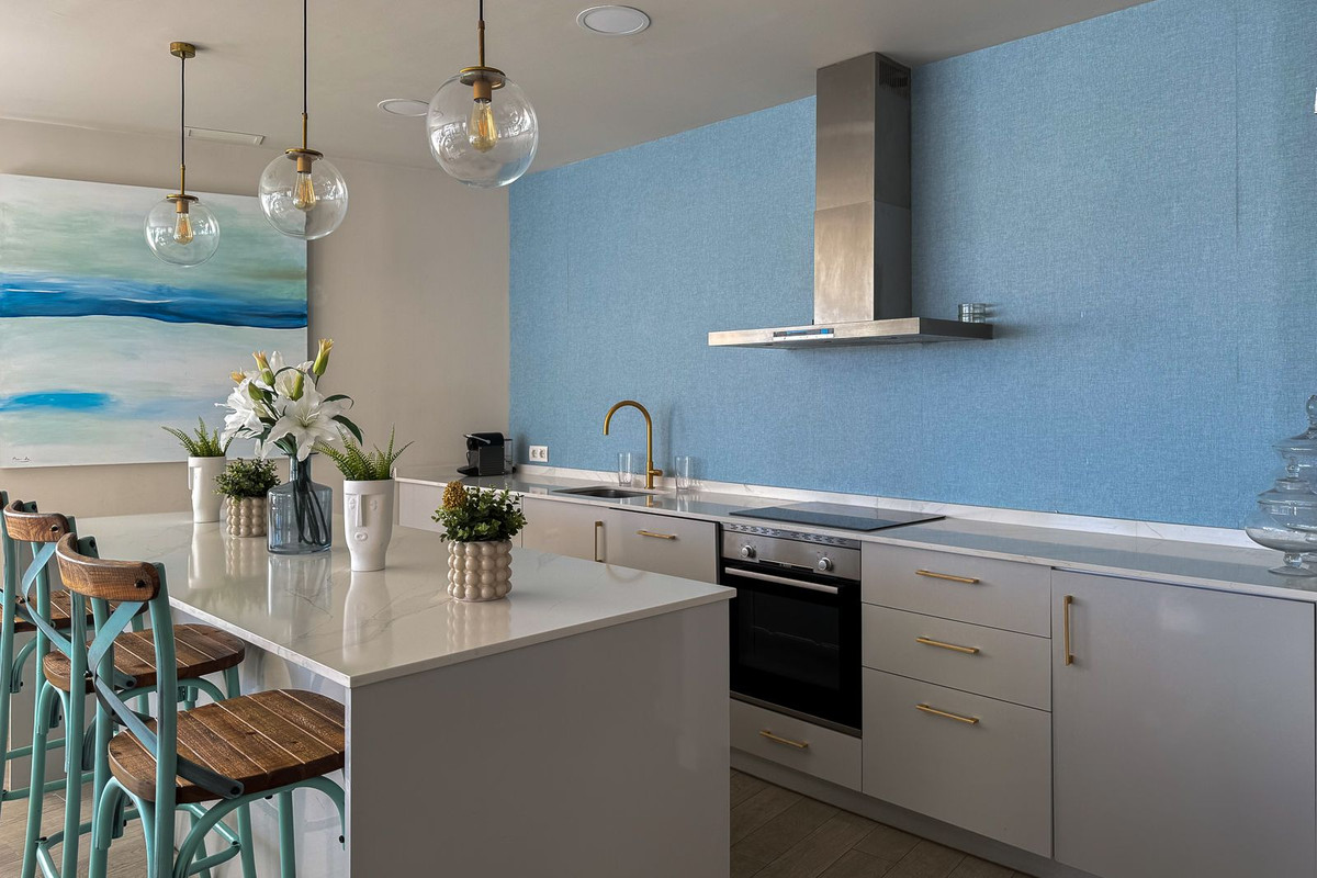Se vende Apartamento Planta Media de 2 dormitorios en Costa Del Sol, Málaga, España
