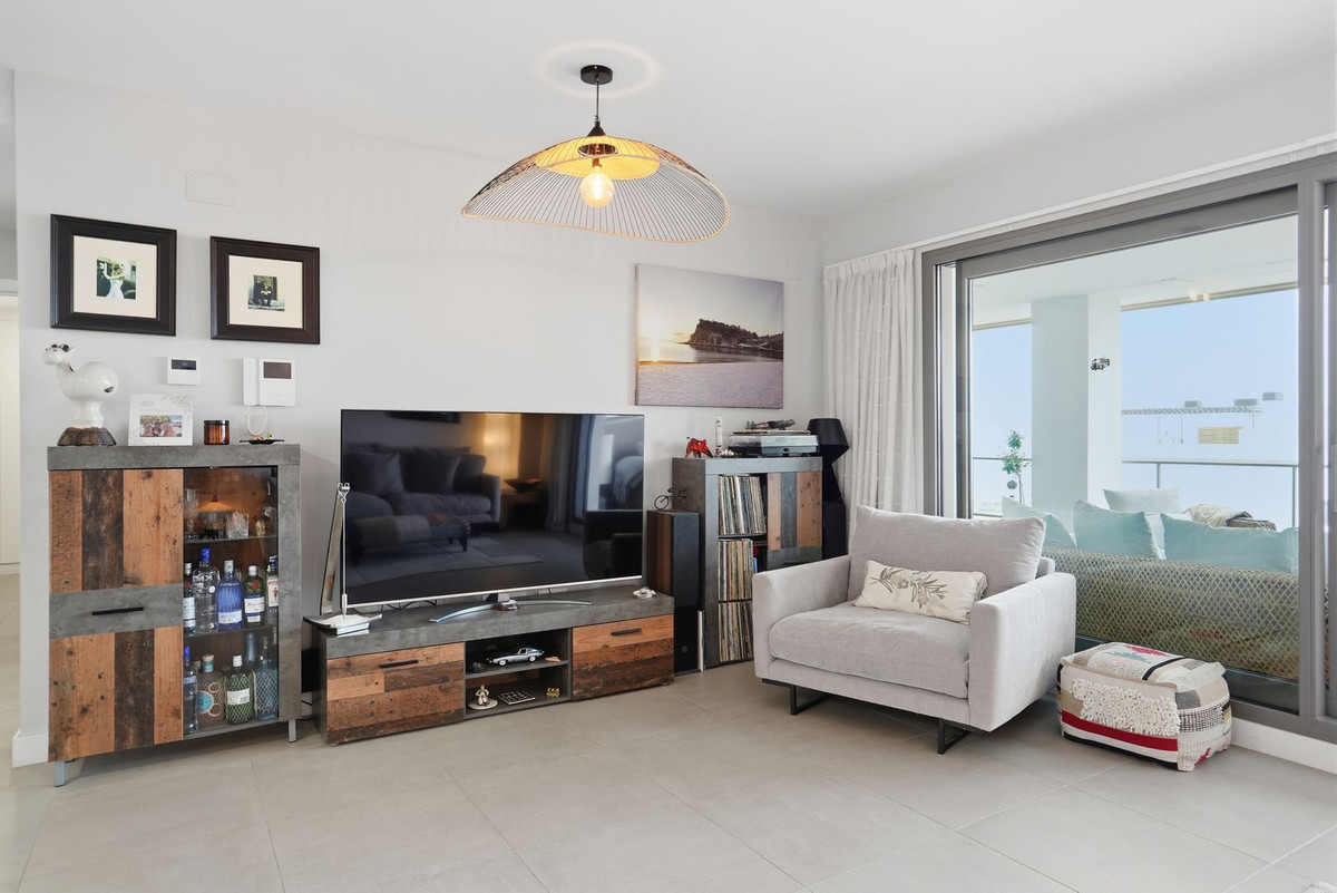 Se vende Apartamento Planta Media de 2 dormitorios en Costa Del Sol, Málaga, España