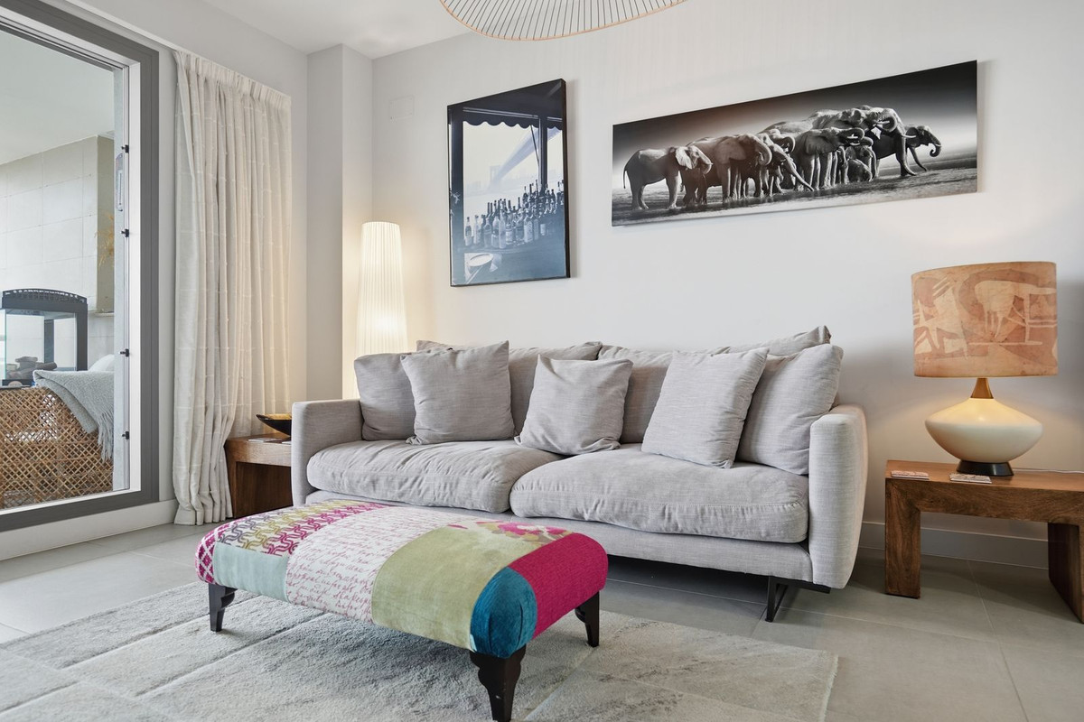 Se vende Apartamento Planta Media de 2 dormitorios en Costa Del Sol, Málaga, España