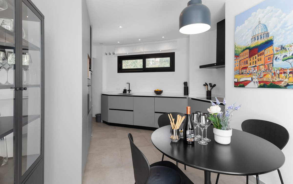 4 Bed Townhouse for sale in Torreblanca Costa Del Sol, Málaga, Spain