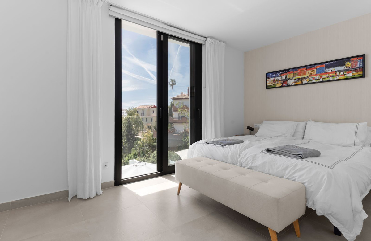 4 Bed Townhouse for sale in Torreblanca Costa Del Sol, Málaga, Spain