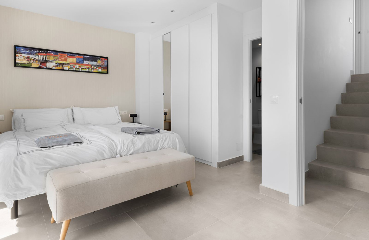 4 Bed Townhouse for sale in Torreblanca Costa Del Sol, Málaga, Spain
