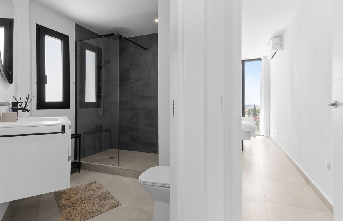 4 Bed Townhouse for sale in Torreblanca Costa Del Sol, Málaga, Spain