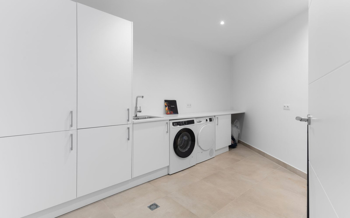 4 Bed Townhouse for sale in Torreblanca Costa Del Sol, Málaga, Spain