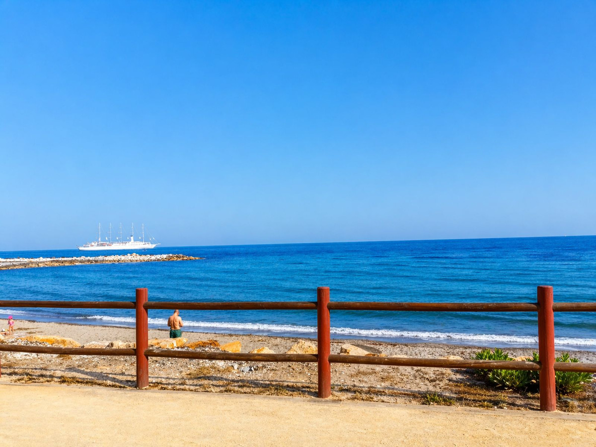 Se vende Apartamento Planta Media de 3 dormitorios en Costa Del Sol, Málaga, España