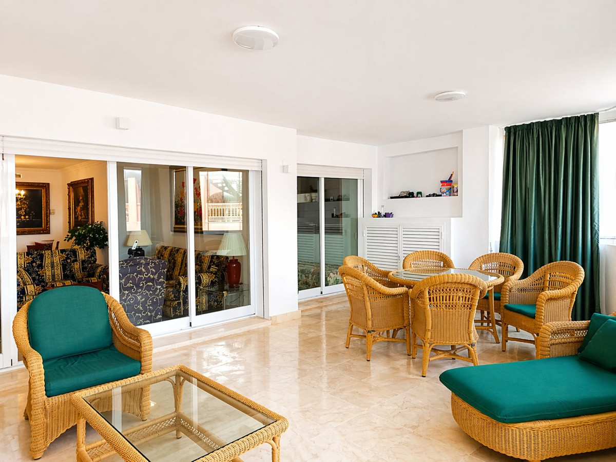 Se vende Apartamento Planta Media de 3 dormitorios en Costa Del Sol, Málaga, España