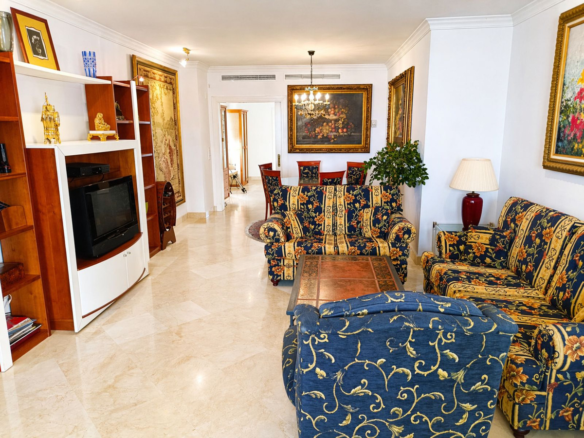 Se vende Apartamento Planta Media de 3 dormitorios en Costa Del Sol, Málaga, España