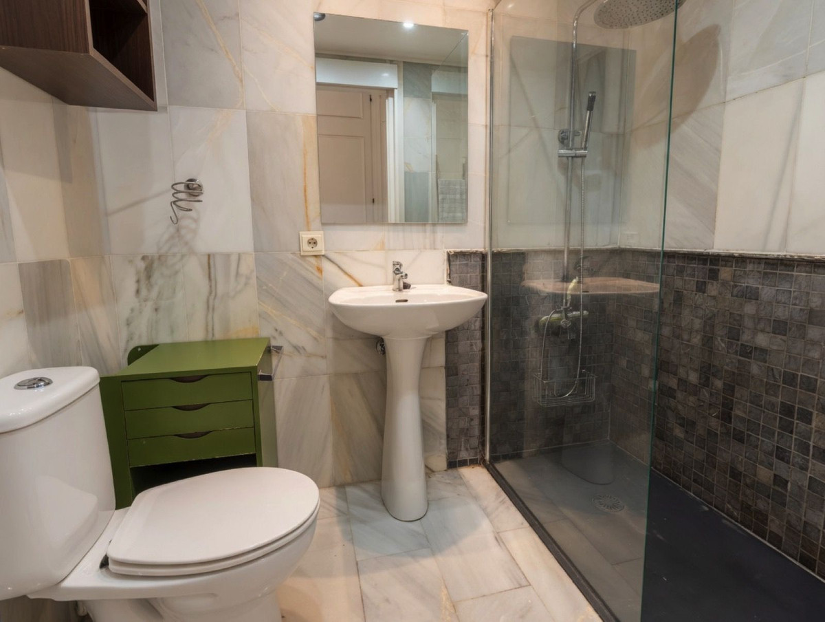 1 Bed Apartment for sale in Estepona Costa Del Sol, Málaga, Spain