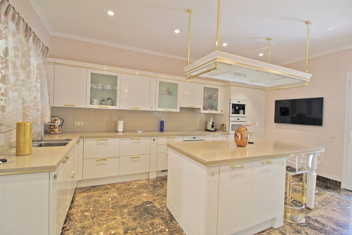 Se vende Villa - Chalet de 7 dormitorios en Costa Del Sol, Málaga, España