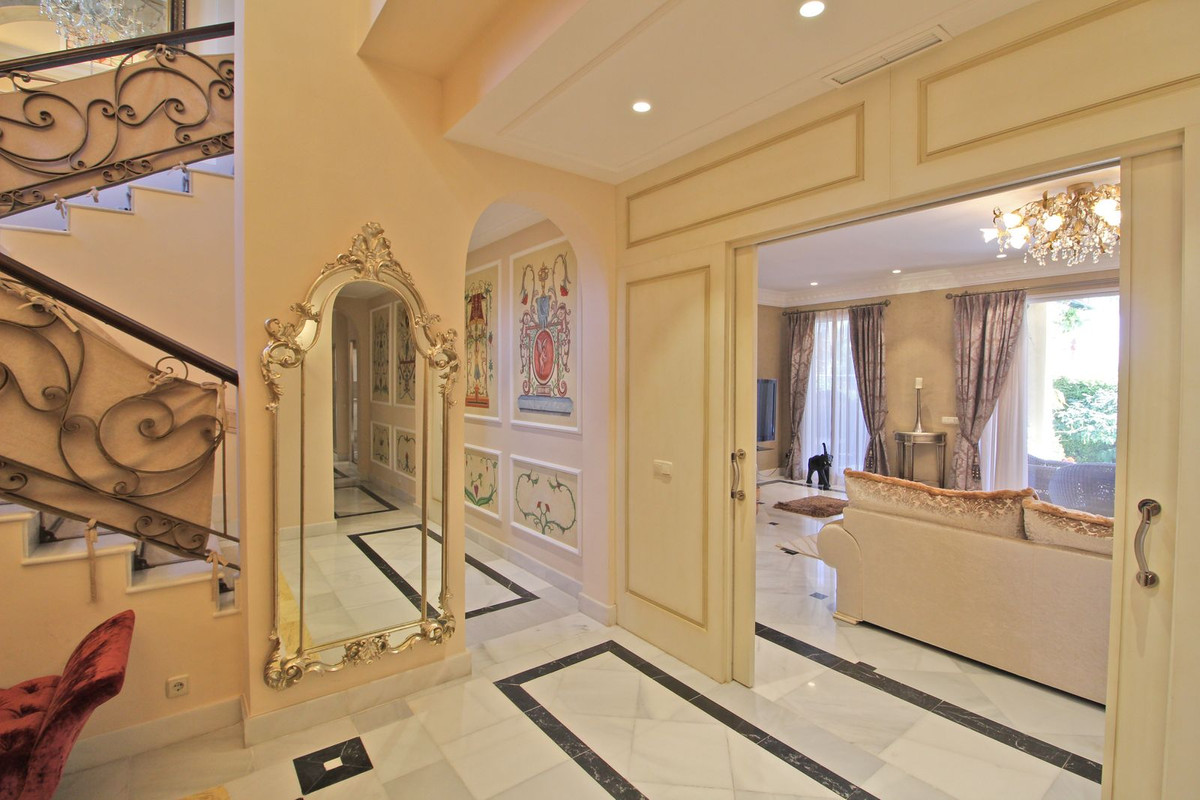 Se vende Villa - Chalet de 7 dormitorios en Costa Del Sol, Málaga, España