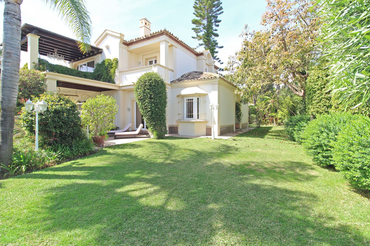 Se vende Villa - Chalet de 7 dormitorios en Costa Del Sol, Málaga, España