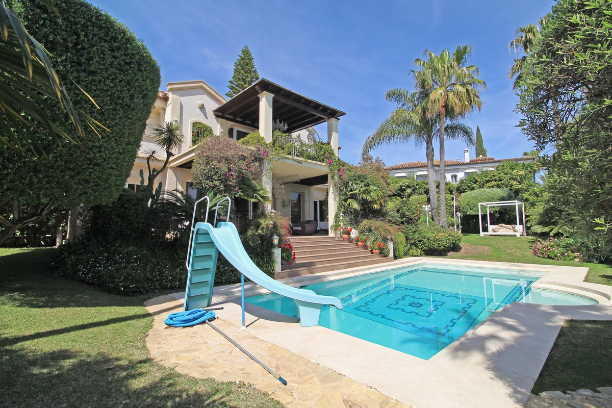 Se vende Villa - Chalet de 7 dormitorios en Costa Del Sol, Málaga, España