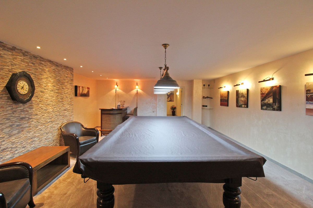 Se vende Villa - Chalet de 7 dormitorios en Costa Del Sol, Málaga, España