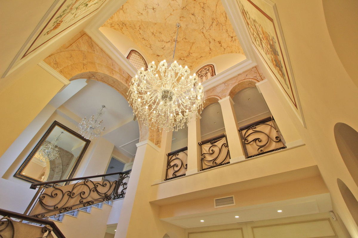 Se vende Villa - Chalet de 7 dormitorios en Costa Del Sol, Málaga, España