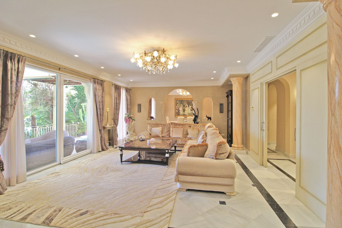 Se vende Villa - Chalet de 7 dormitorios en Costa Del Sol, Málaga, España