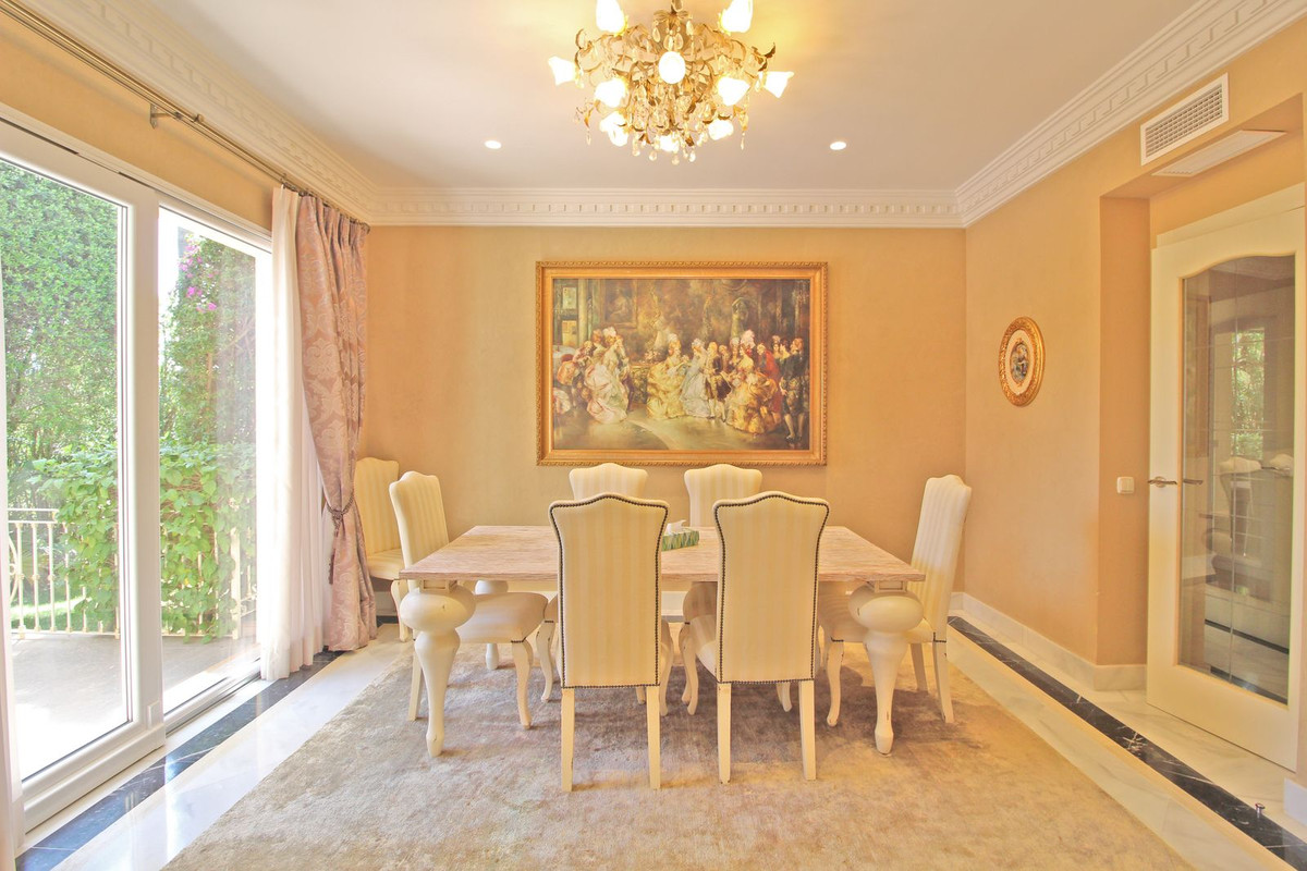 Se vende Villa - Chalet de 7 dormitorios en Costa Del Sol, Málaga, España