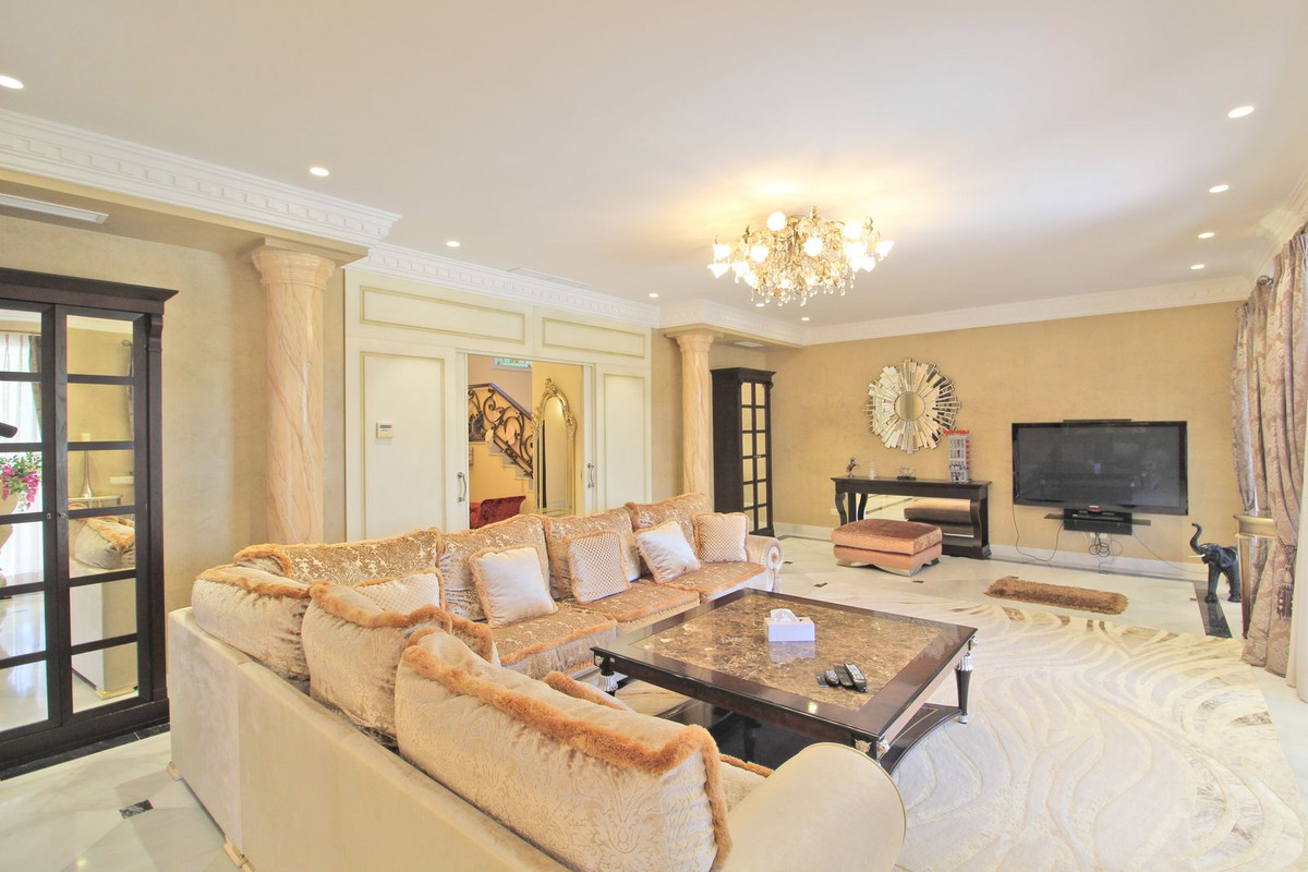 Se vende Villa - Chalet de 7 dormitorios en Costa Del Sol, Málaga, España
